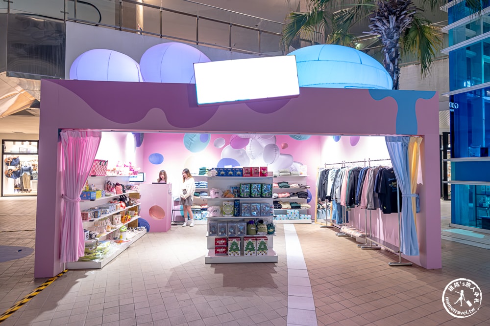 2024聖誕節活動|林口三井OUTLET-繽紛光之祭 蓬蓬星宇宙|聖誕樹裝飾.點燈時間.交通停車