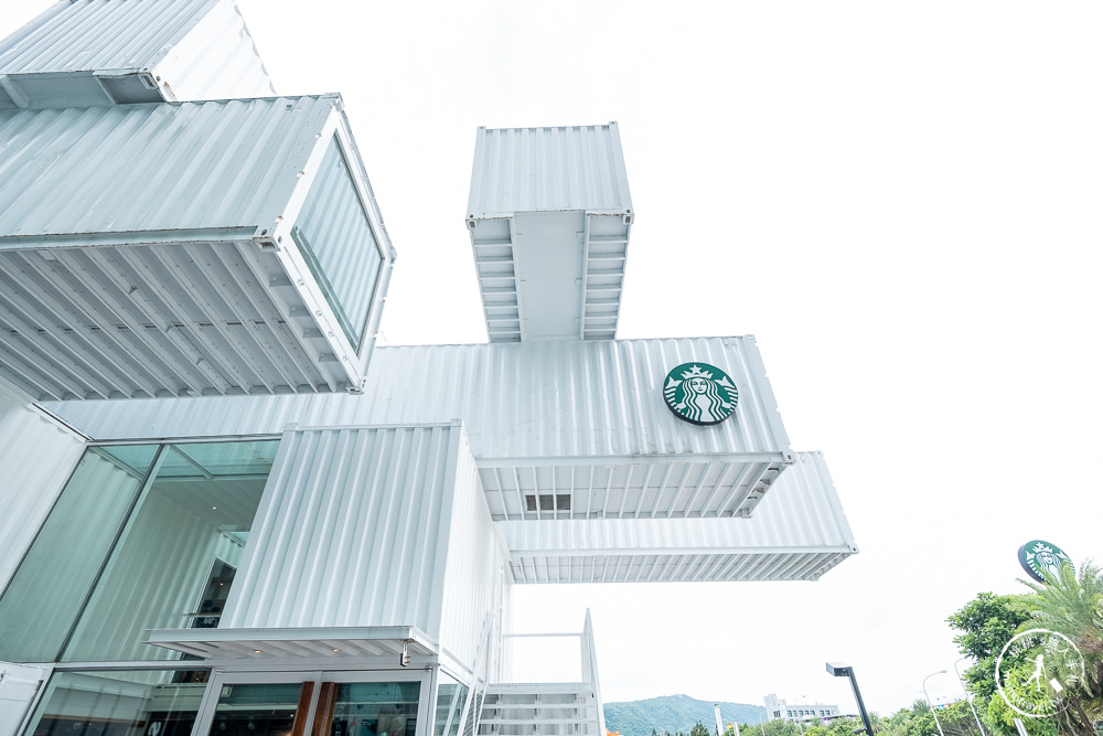 花蓮吉安景點》星巴克貨櫃屋洄瀾門市│最美星巴克特色門市 更是亞洲首間。附近景點推薦