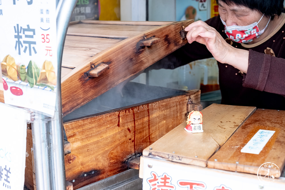 台北公館美食》珍記豬血糕│招牌一支熱賣40年 台大銅板小吃推薦 (菜單價格)
