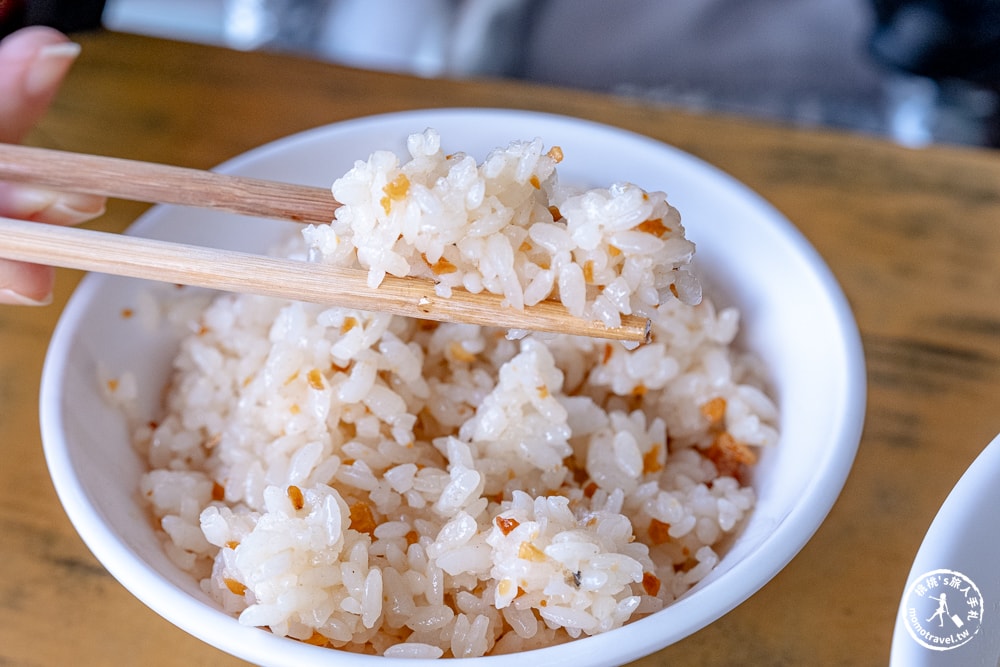 台南北區美食|阿興虱目魚-必吃蒜頭飯.煎魚肚|必比登推介(菜單價格.營業時間)