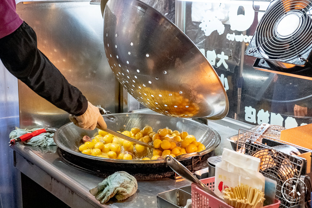 新北永和美食》快樂地瓜球(永和總店)│樂華夜市QQ球排隊必吃推薦(菜單價格)