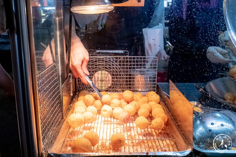 新北永和美食》快樂地瓜球(永和總店)│樂華夜市QQ球排隊必吃推薦(菜單價格)