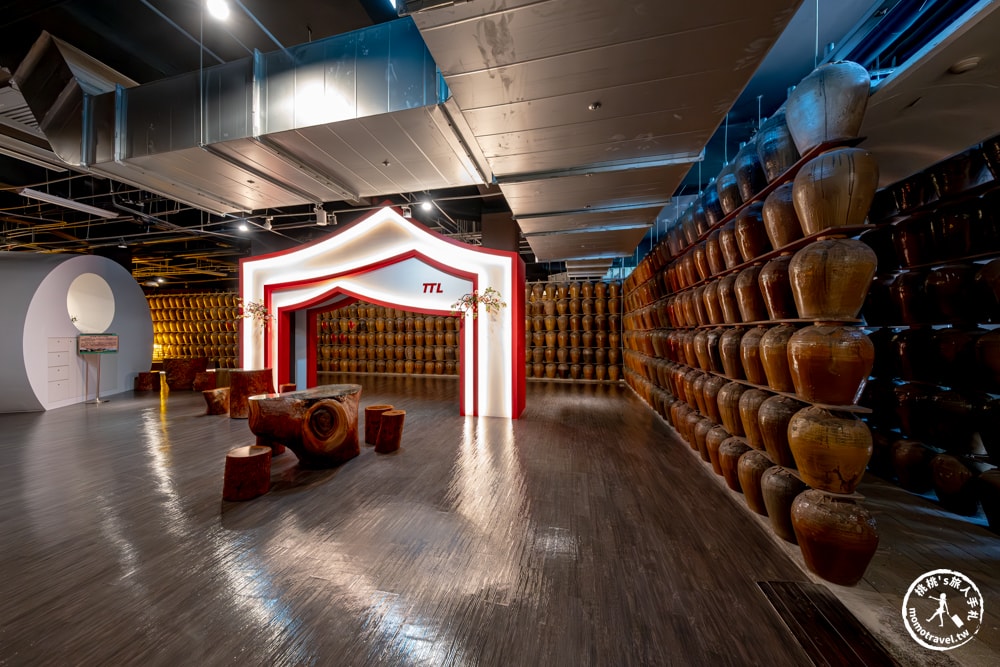 南投埔里景點|埔里酒廠展售中心(免門票)|酒甕隧道+光之稻穗長廊.酒香美景伴手禮 推薦參觀！