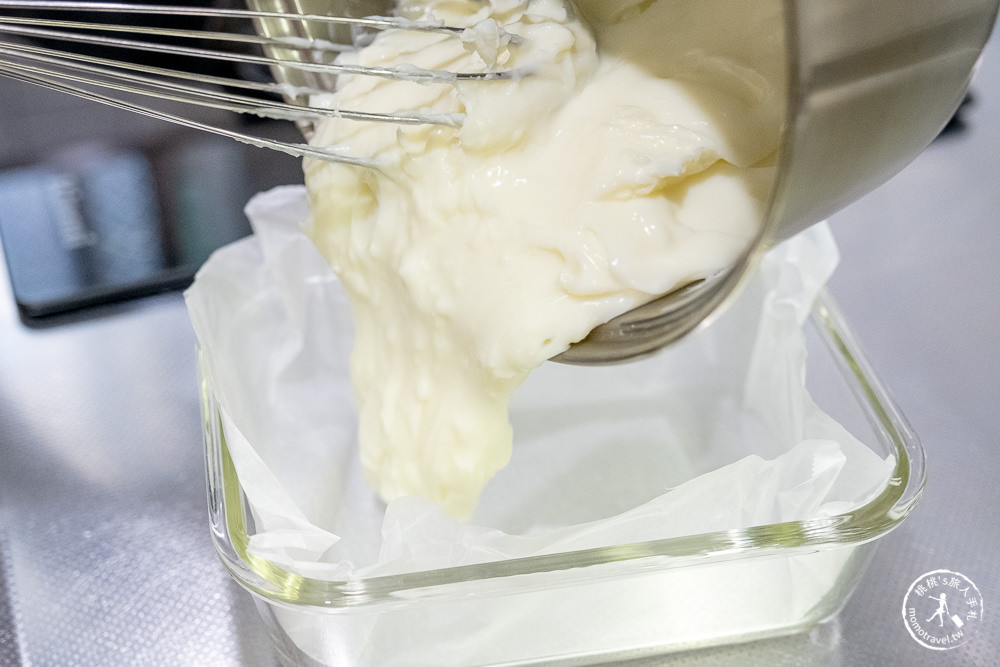 桃桃簡單料理-甜點食譜》鮮奶雪花糕(免烤箱)│在家簡單做甜點，親子甜點DIY製作教學