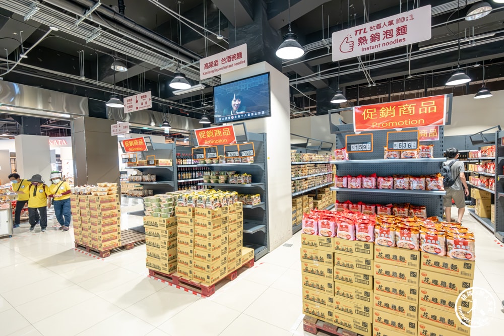 南投埔里景點|埔里酒廠展售中心(免門票)|酒甕隧道+光之稻穗長廊.酒香美景伴手禮 推薦參觀！