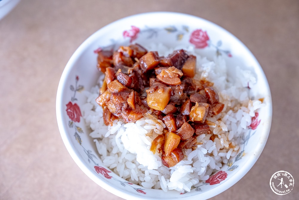 台南北區美食|開元路無名虱目魚.肉燥飯-排隊也要吃到的在地名店(菜單價格.營業時間)