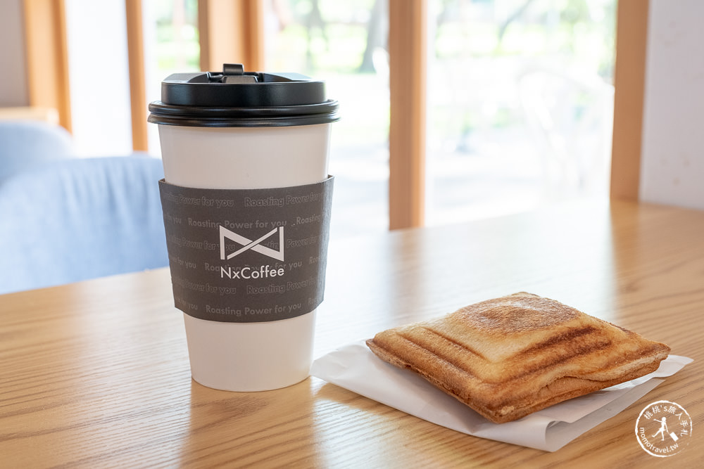 桃園市區美食|NxCoffee虎頭山直營店|虎頭山新創園區內最美的白色老瓦房(營業時間.菜單餐點)