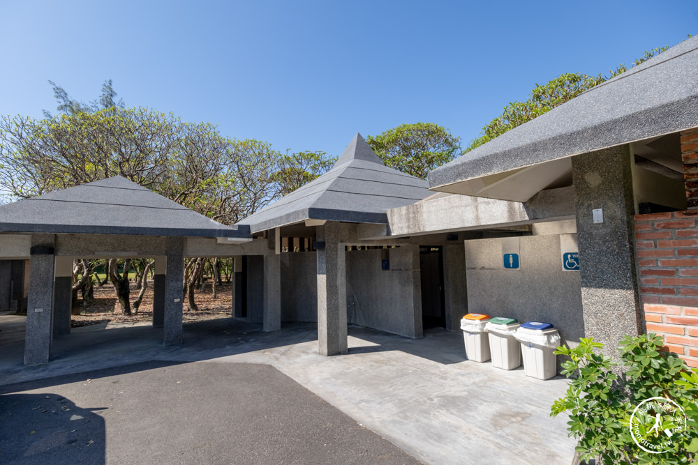 宜蘭頭城景點|頭城濱海森林公園(免門票)|八角樓瞭望台.全新露營區.咖啡廳.一覽龜山島海景|開放時間.交通停車介紹