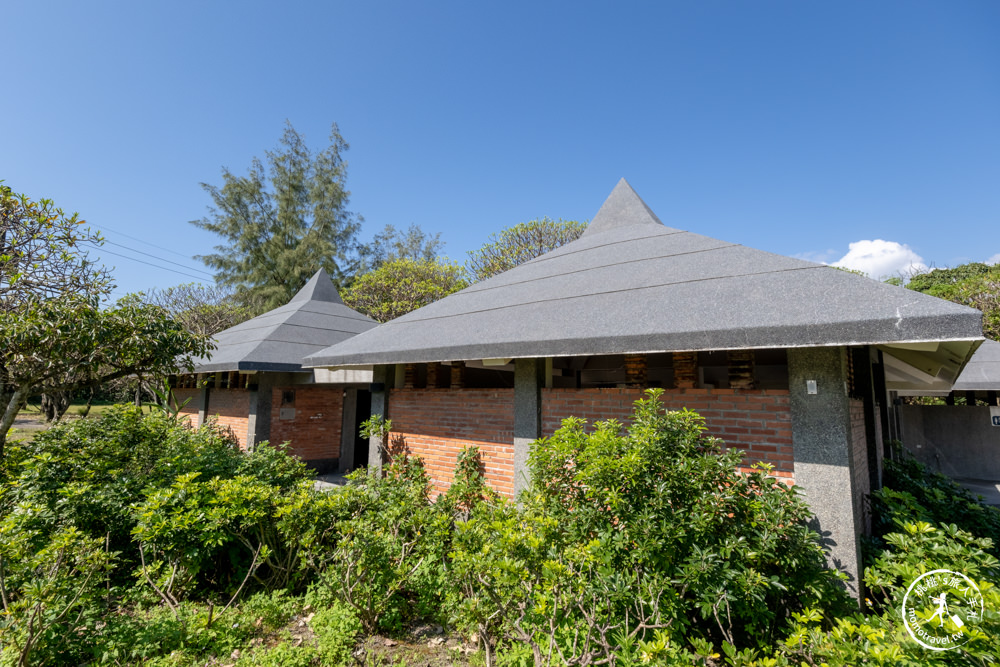 宜蘭頭城景點|頭城濱海森林公園(免門票)|八角樓瞭望台.全新露營區.咖啡廳.一覽龜山島海景|開放時間.交通停車介紹