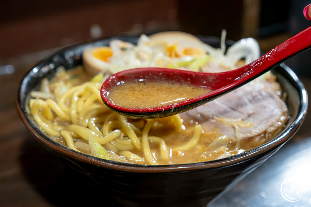 東京池袋美食|麵處花田池袋店-濃厚系味噌拉麵-爆炒蔬菜香氣逼人好吃推薦！(有菜單價格)