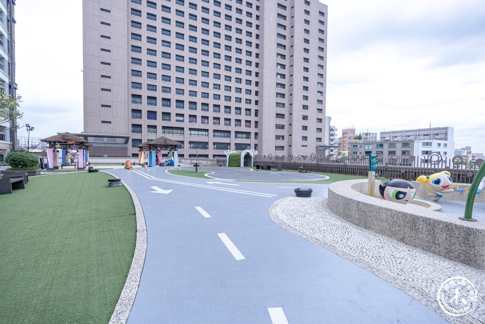 台南中西區住宿|和逸飯店 台南西門館-卡通頻道主題聯名|500坪親子遊戲設施免費玩(房型價格.入住心得)