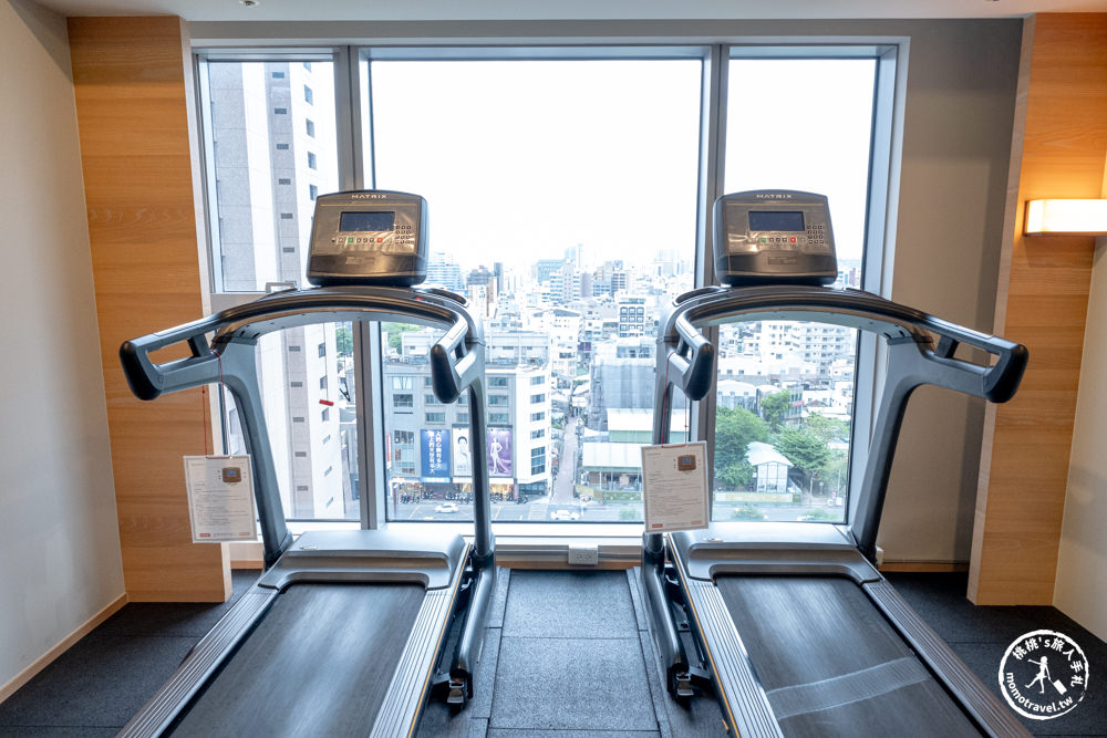 台南中西區住宿|和逸飯店 台南西門館-卡通頻道主題聯名|500坪親子遊戲設施免費玩(房型價格.入住心得)