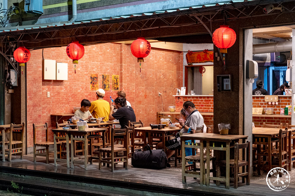 台南中西區美食|鼎富發豬油拌飯-生蛋黃拌飯吃才是正港吃法|藏身巷弄人氣排隊名店(營業時間.菜單價格)