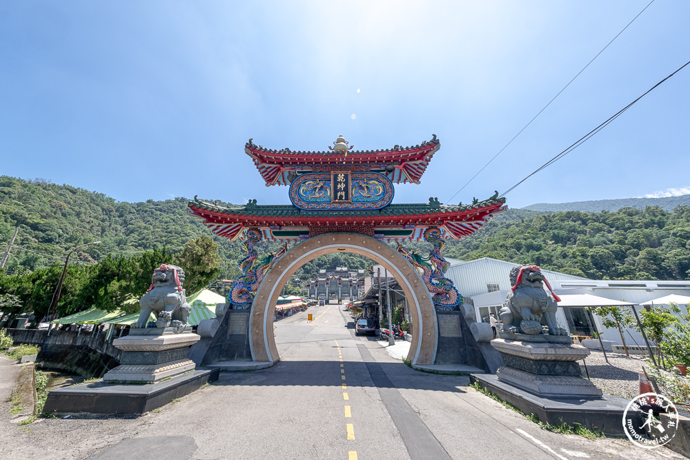 南投埔里景點|寶湖宮天地堂地母廟-山巒環繞的道教聖地|宮殿般青色琉璃瓦媲美韓國青瓦台
