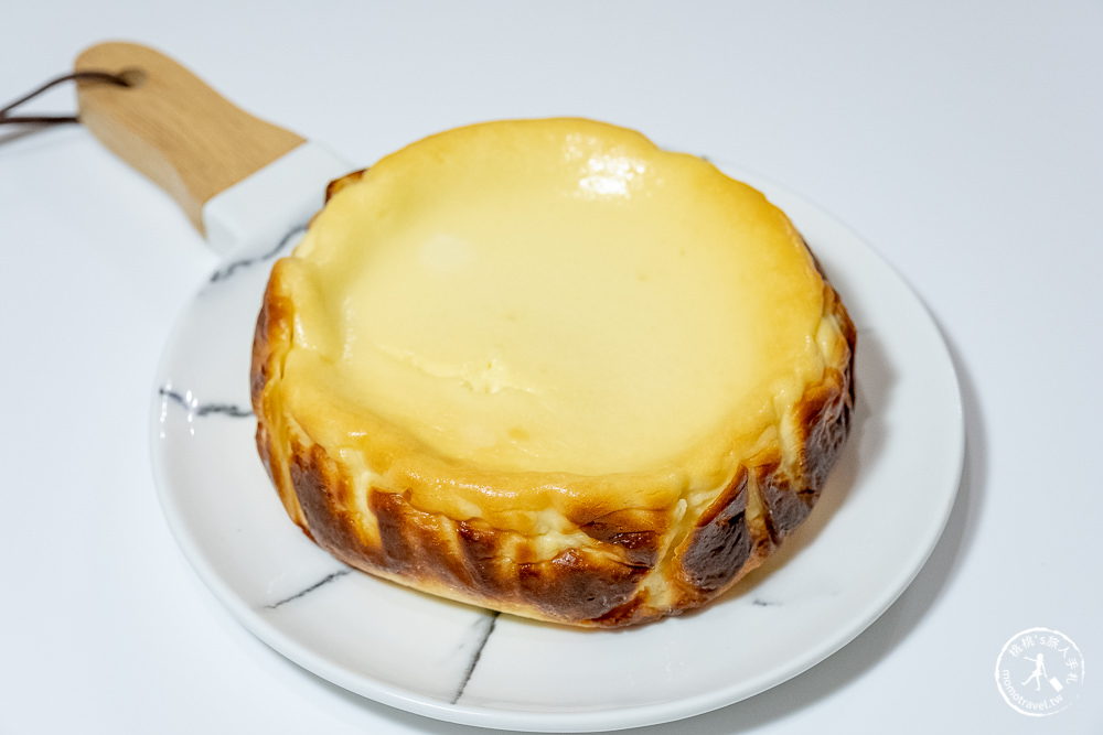 桃桃簡單料理-甜點食譜》巴斯克乳酪蛋糕│在家簡單做甜點，親子甜點DIY作法教學