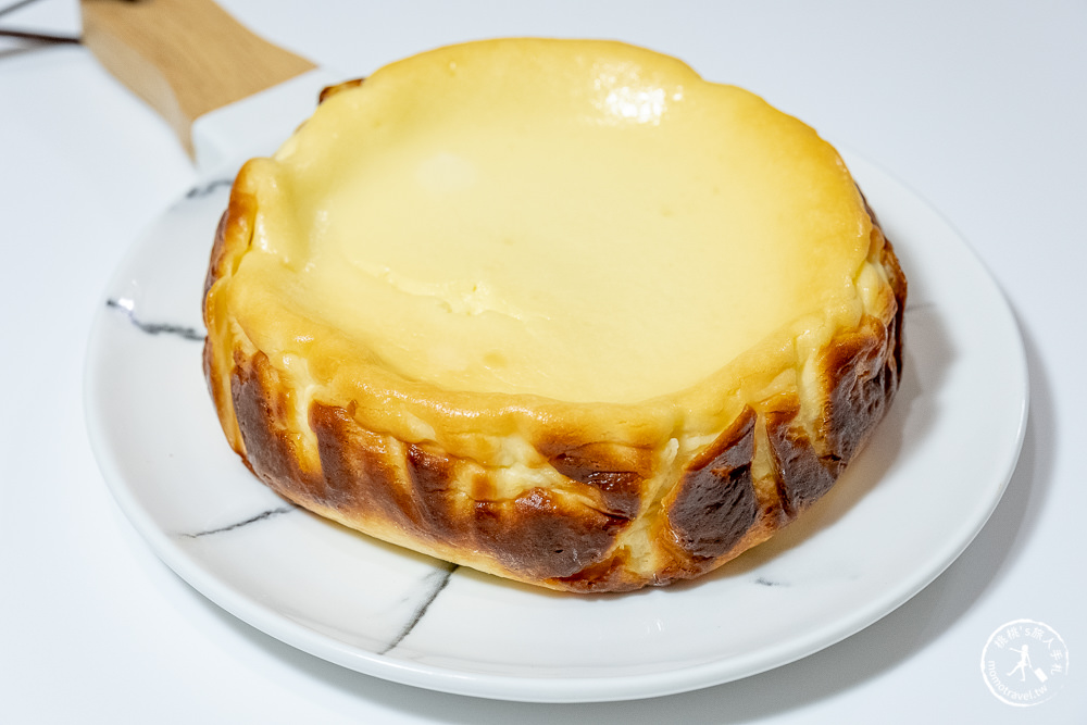 桃桃簡單料理-甜點食譜》巴斯克乳酪蛋糕│在家簡單做甜點，親子甜點DIY作法教學