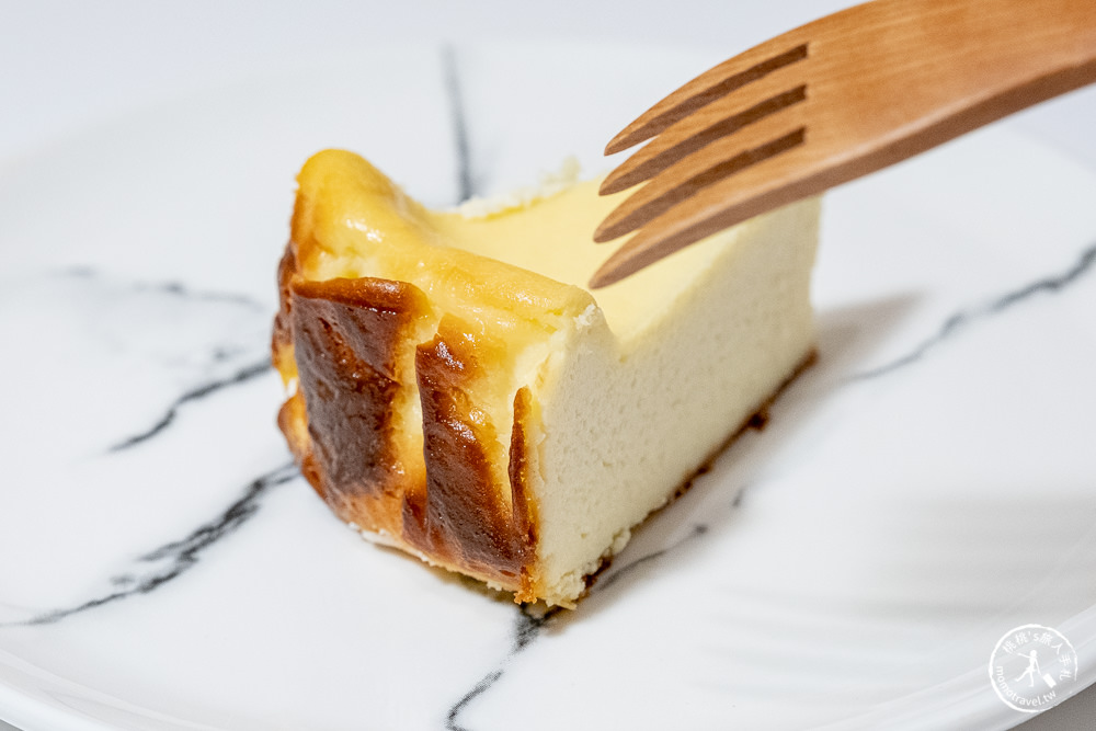桃桃簡單料理-甜點食譜》巴斯克乳酪蛋糕│在家簡單做甜點，親子甜點DIY作法教學