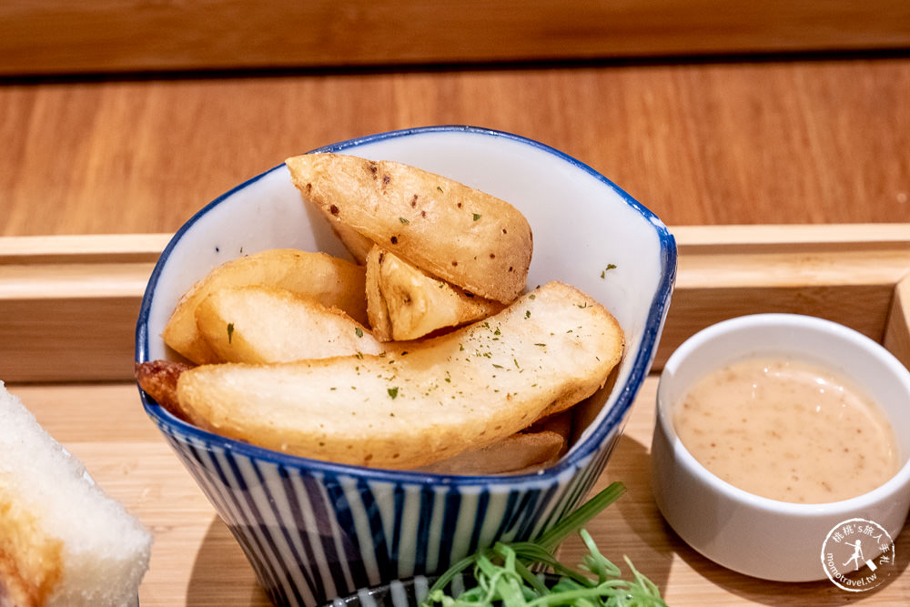 台中西區美食|一人一伴 ともだち|文青最愛老宅日式早午餐美店推薦