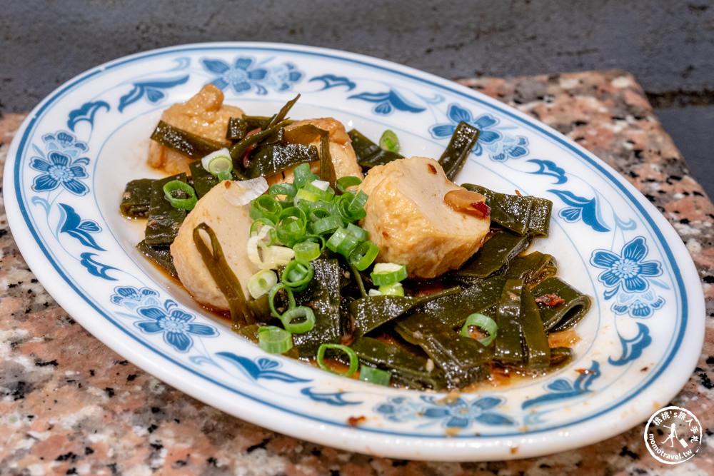 台南中西區美食|無名米糕(炮店米糕) 好吃推薦|米粒分明搭配魚鬆+肉燥，藏於巷弄依舊大排長龍(菜單價格.營業時間)