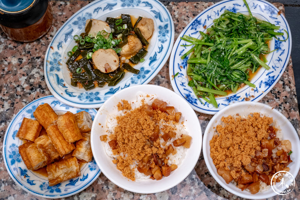 台南中西區美食|無名米糕(炮店米糕) 好吃推薦|米粒分明搭配魚鬆+肉燥，藏於巷弄依舊大排長龍(菜單價格.營業時間)