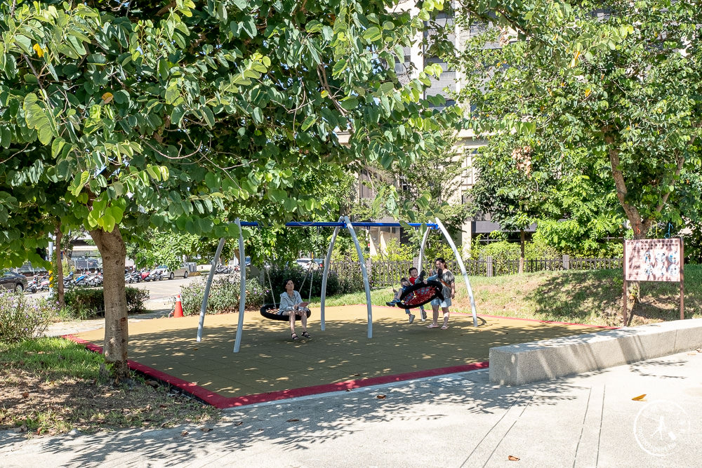 苗栗頭份景點|頭份音樂公園|7公尺高巨型薩克斯風旋轉溜滑梯+樂器共融式遊具+超大白沙坑－又一好玩親子公園登場！