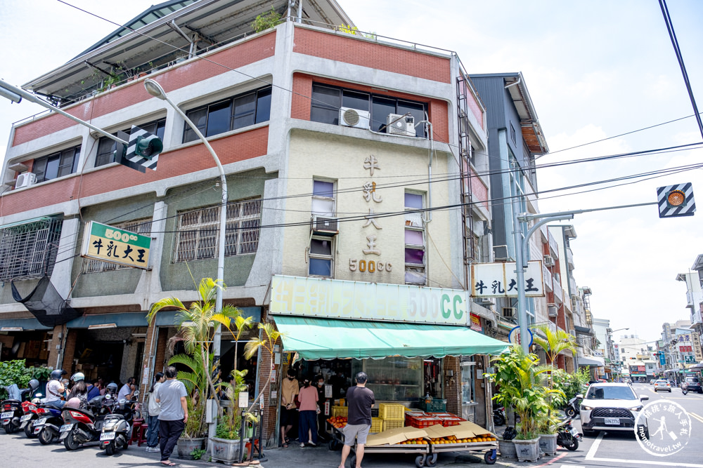 屏東市區美食|秋林牛乳大王-走過半世紀冰果室老店人氣不墜-澎湃系新鮮水果冰(營業時間.菜單價格)
