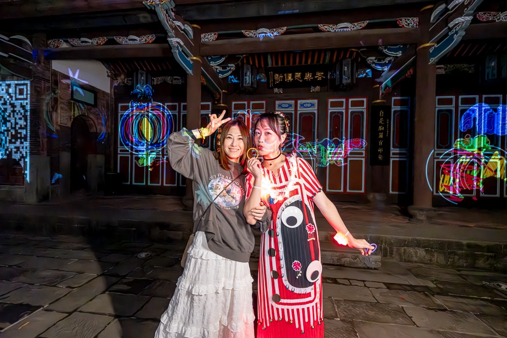 魔幻光影 嬉遊林園-穿越古今來青閣 夜訪板橋林家花園|鎖定《新北市藝遊》最新藝文活動不漏接！
