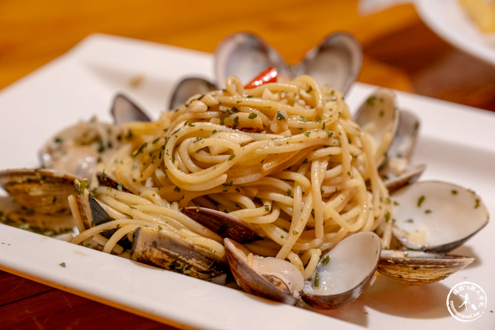 屏東恆春美食|墾丁AMY'S CUCINA 阿美披薩店-墾丁大街上人氣名店|雙色起司披薩好吃必點推薦(菜單價格.營業時間)