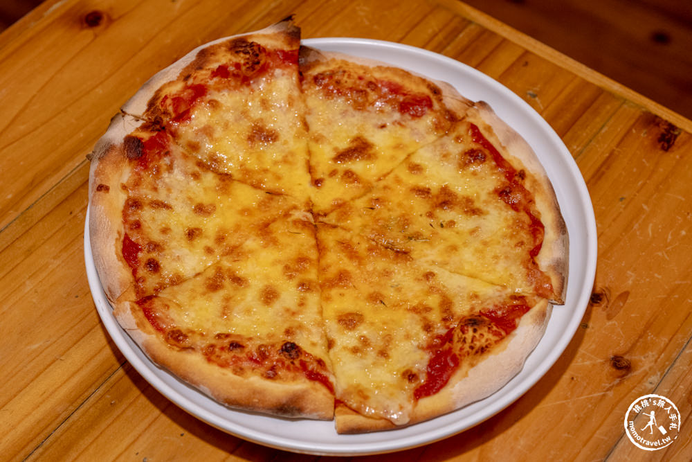 屏東恆春美食|墾丁AMY'S CUCINA 阿美披薩店-墾丁大街上人氣名店|雙色起司披薩好吃必點推薦(菜單價格.營業時間)