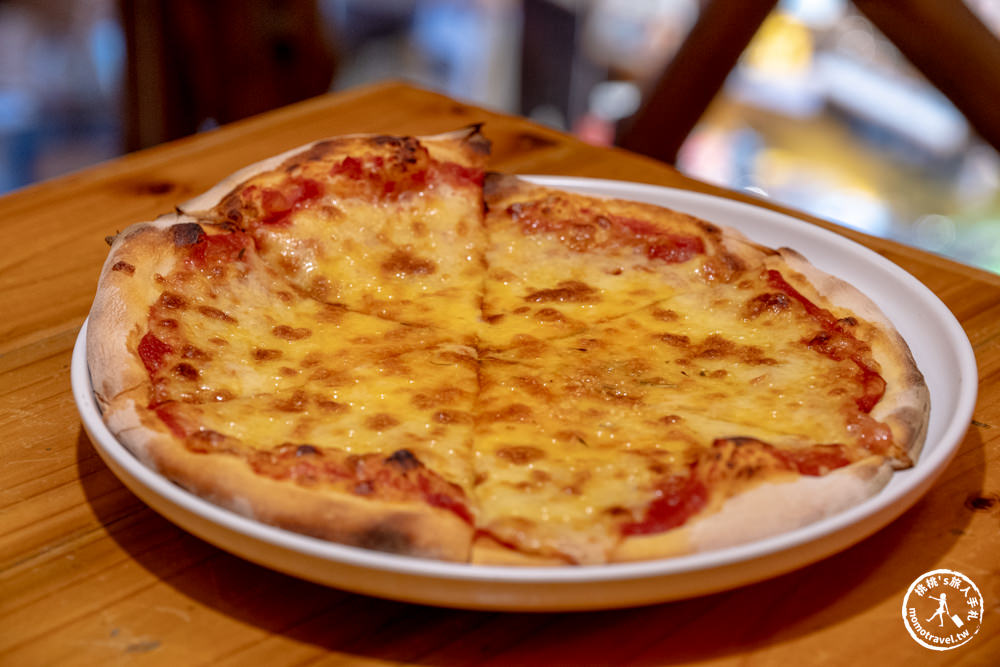 屏東恆春美食|墾丁AMY'S CUCINA 阿美披薩店-墾丁大街上人氣名店|雙色起司披薩好吃必點推薦(菜單價格.營業時間)