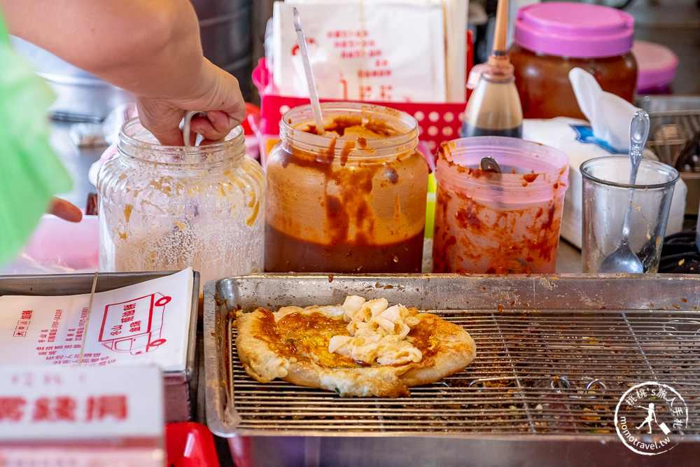 宜蘭冬山美食》冬山金珠蔥油餅│獨家Q彈餅皮+隱藏版黃金泡菜蔥油餅推薦(菜單價格)