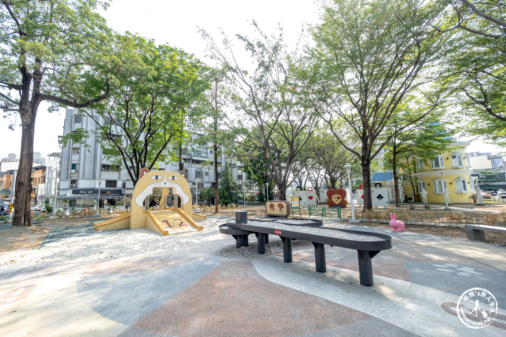 台南中西區景點|烏橋公園 大橘貓溜滑梯|台南親子公園推薦|藏金閣2館.前台南移民署旁