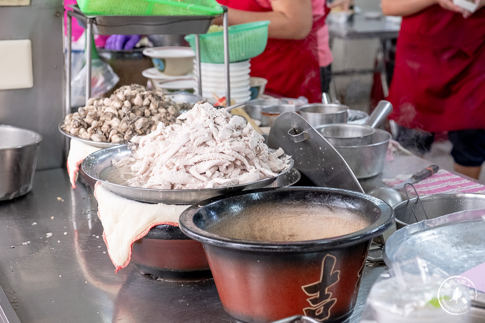 台南中西區美食|大勇街無名鹹粥|爆料鹹粥+虱目魚+蚵仔 百元不到佛心價推薦！
