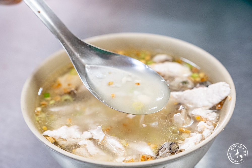 台南中西區美食|大勇街無名鹹粥|爆料鹹粥+虱目魚+蚵仔 百元不到佛心價推薦！