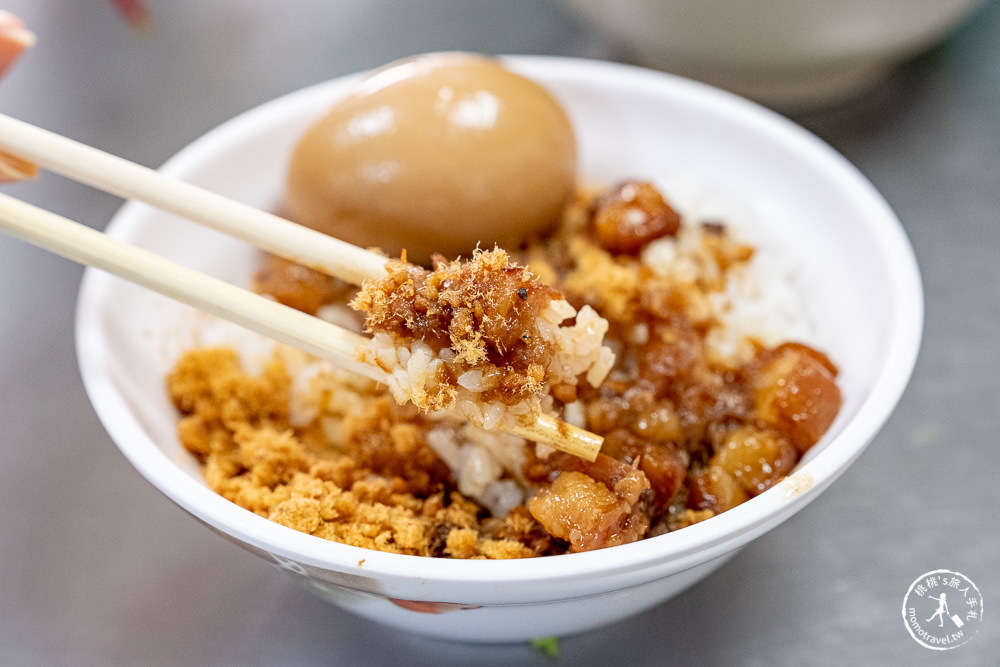 台南中西區美食|大勇街無名鹹粥|爆料鹹粥+虱目魚+蚵仔 百元不到佛心價推薦！