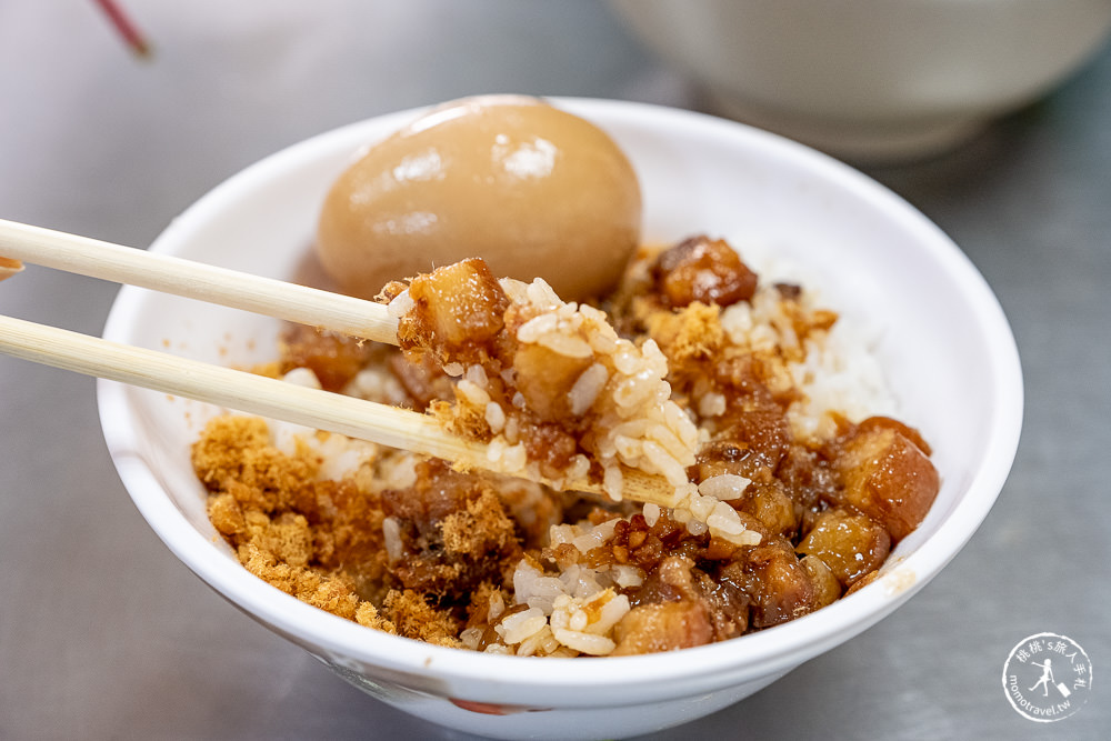 台南中西區美食|大勇街無名鹹粥|爆料鹹粥+虱目魚+蚵仔 百元不到佛心價推薦！
