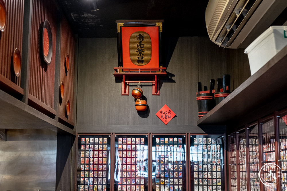 台北公館美食》鷹流東京豚骨拉麵-極匠│湯頭濃郁重口味 叉燒肉多到滿出來！(菜單價格)