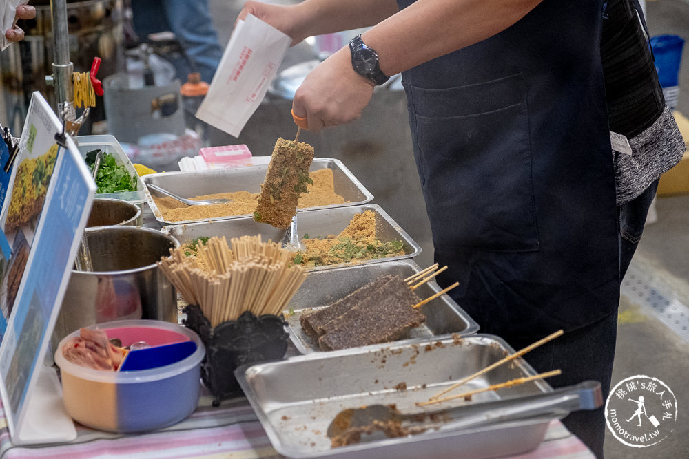 蔬食行動餐車》海豚哥素食米血糕│想吃就得排隊！神出鬼沒的素食小夜市