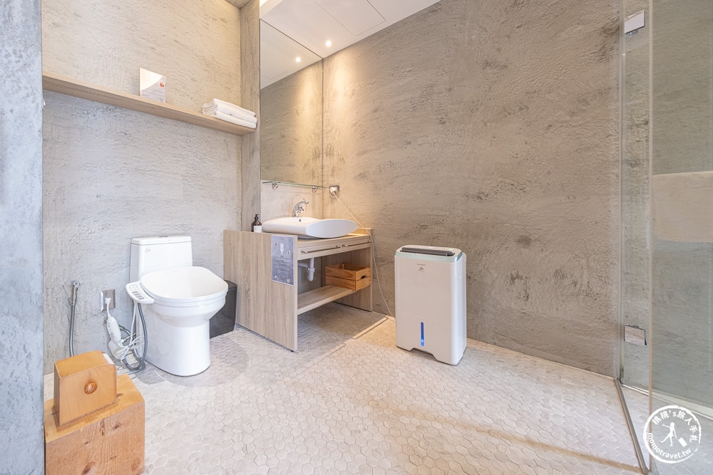 南投魚池住宿|日月潭山慕藝旅 Sun Moon Inn-質感清水模.陽光綠植.還有療癒超美的天井大廳