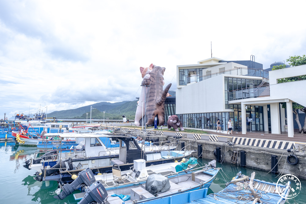 屏東車城景點|看海美術館－極度日常屏東展|擁抱貓14米高巨型充氣裝置藝術 療癒登場！