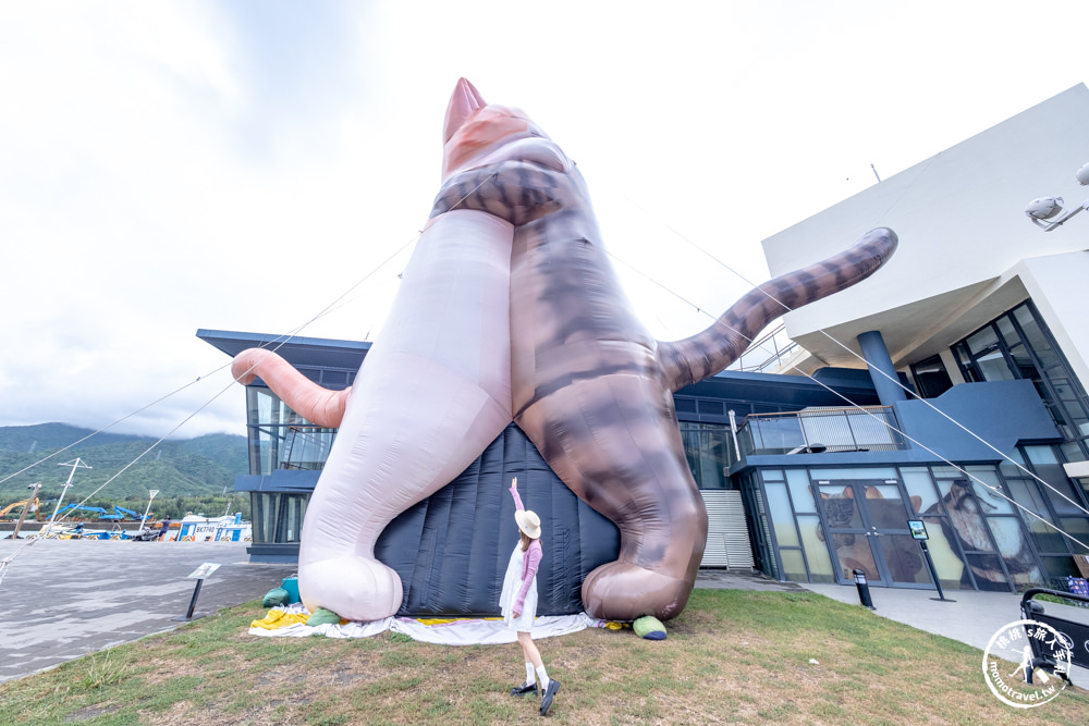 屏東車城景點|看海美術館－極度日常屏東展|擁抱貓14米高巨型充氣裝置藝術 療癒登場！