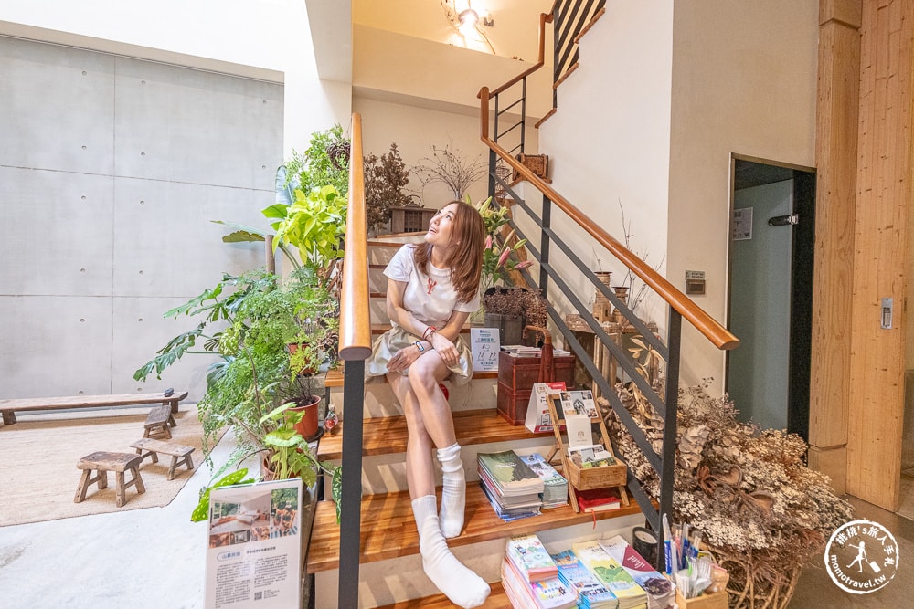 南投魚池住宿|日月潭山慕藝旅 Sun Moon Inn-質感清水模.陽光綠植.還有療癒超美的天井大廳