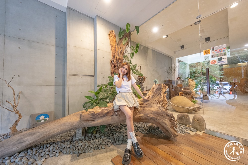 南投魚池住宿|日月潭山慕藝旅 Sun Moon Inn-質感清水模.陽光綠植.還有療癒超美的天井大廳