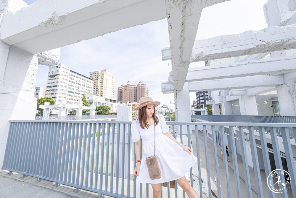 台南中西區景點|河樂廣場親水公園|白天晚上都好玩越夜越美麗~(交通停車.免費景點)