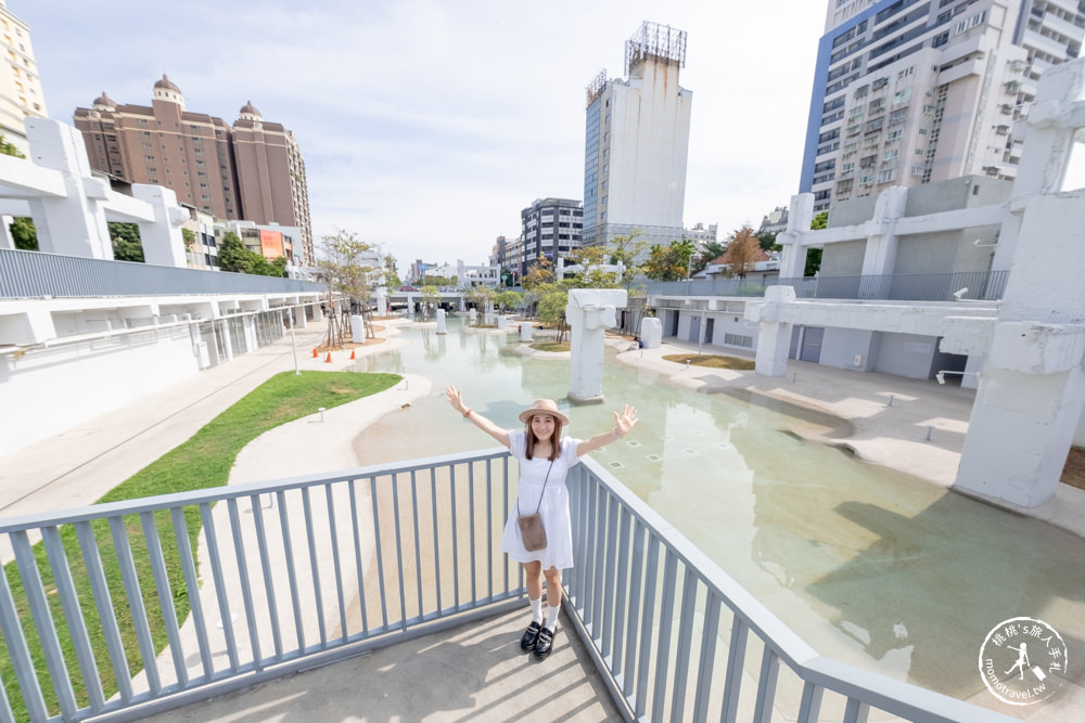 台南中西區景點|河樂廣場親水公園|白天晚上都好玩越夜越美麗~(交通停車.免費景點)