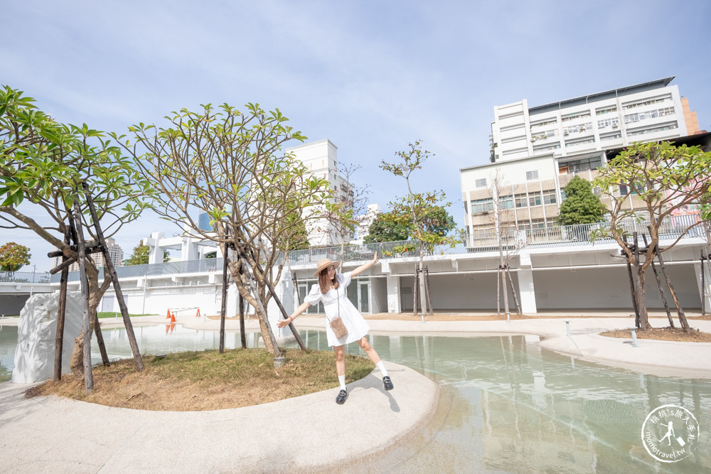 台南中西區景點|河樂廣場親水公園|白天晚上都好玩越夜越美麗~(交通停車.免費景點)