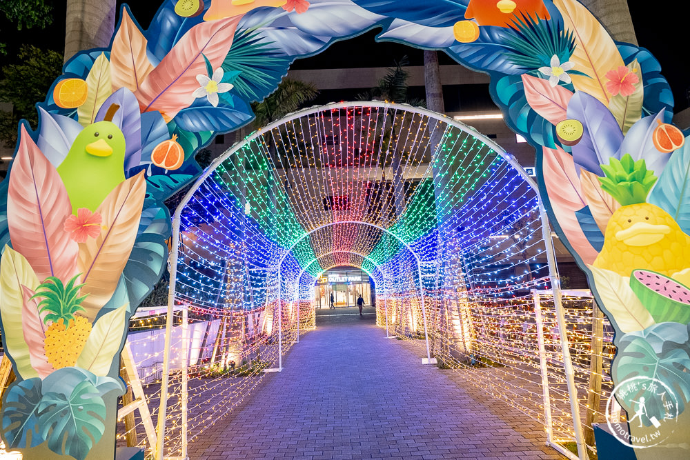 2020聖誕節活動》林口三井OUTLET 熱帶水果渡假島│聖誕點燈看點.巨型熱帶水果鳥位置.交通停車介紹