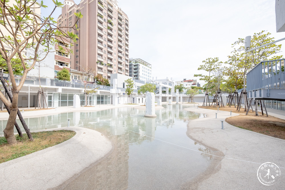 台南中西區景點|河樂廣場親水公園|白天晚上都好玩越夜越美麗~(交通停車.免費景點)