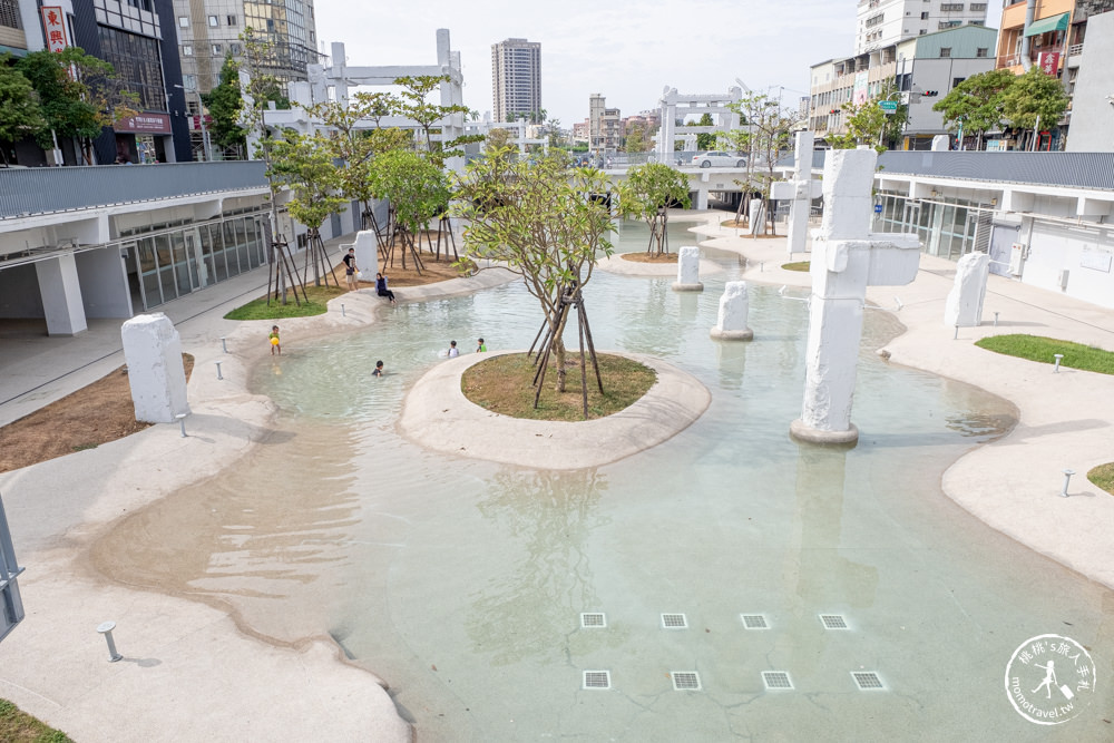 台南中西區景點|河樂廣場親水公園|白天晚上都好玩越夜越美麗~(交通停車.免費景點)