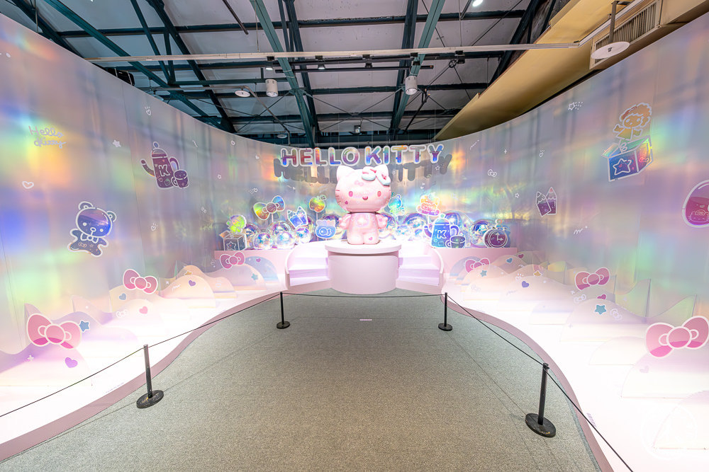 台北展覽|HELLO KITTY 50週年特展:與未來做朋友吧|衝破天花板!兩層樓高巨型Kitty 現身華山(展期.門票.周邊商品)